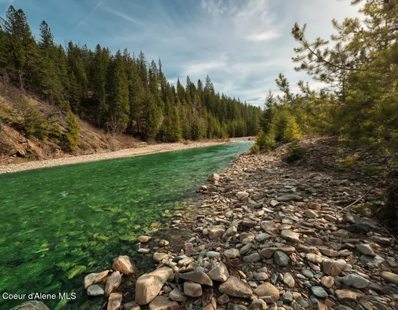 $979,000 | 3835 Pine Creek Road, Pinehurst, ID 83850