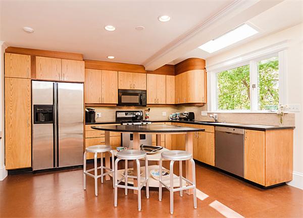 184 Pine Ridge Road Newton, MA 02468 - Photo 8 of 23