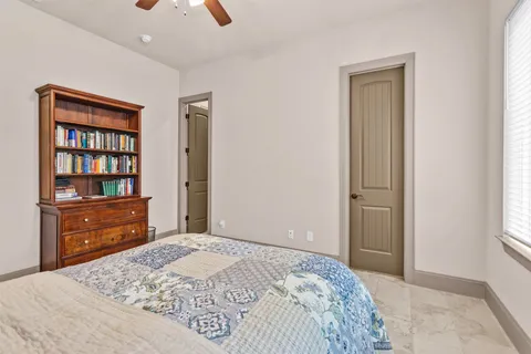 $810,000 | 343 Grand View, Huntsville, TX 77340