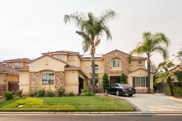 $849,900 | 9655 North Willey Court, Fresno, CA 93720