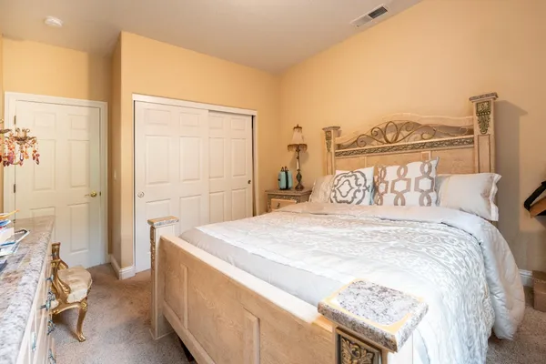 $849,900 | 9655 North Willey Court, Fresno, CA 93720