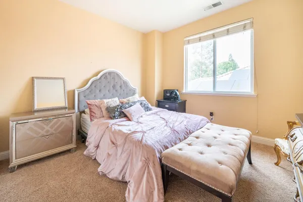 $849,900 | 9655 North Willey Court, Fresno, CA 93720