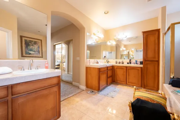 $849,900 | 9655 North Willey Court, Fresno, CA 93720