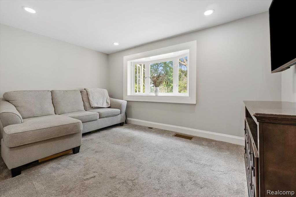 16036 Worden Road Holly, MI 48442 - Photo 12 of 31 Gallery Image 12
