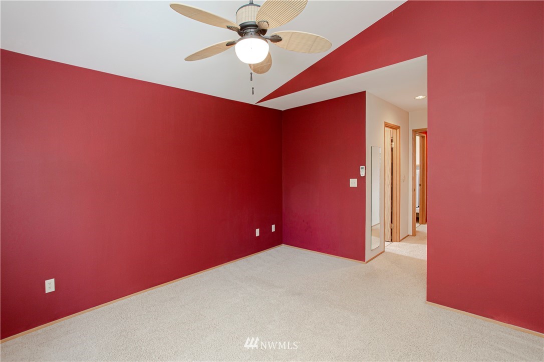 2070 Southeast 8th Place Renton, WA 98057 - Photo 13 of 38 Gallery Image 13