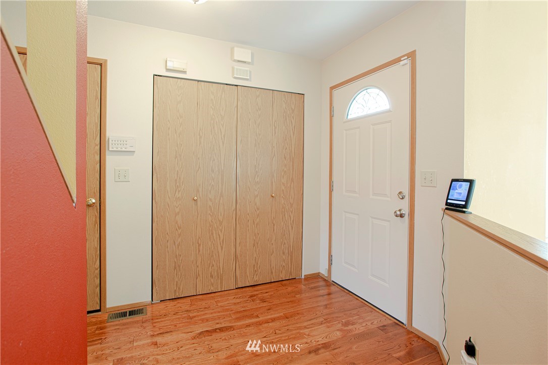 2070 Southeast 8th Place Renton, WA 98057 - Photo 16 of 38 Gallery Image 16