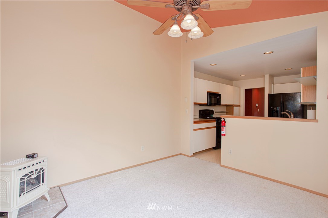 2070 Southeast 8th Place Renton, WA 98057 - Photo 6 of 38 Gallery Image 6