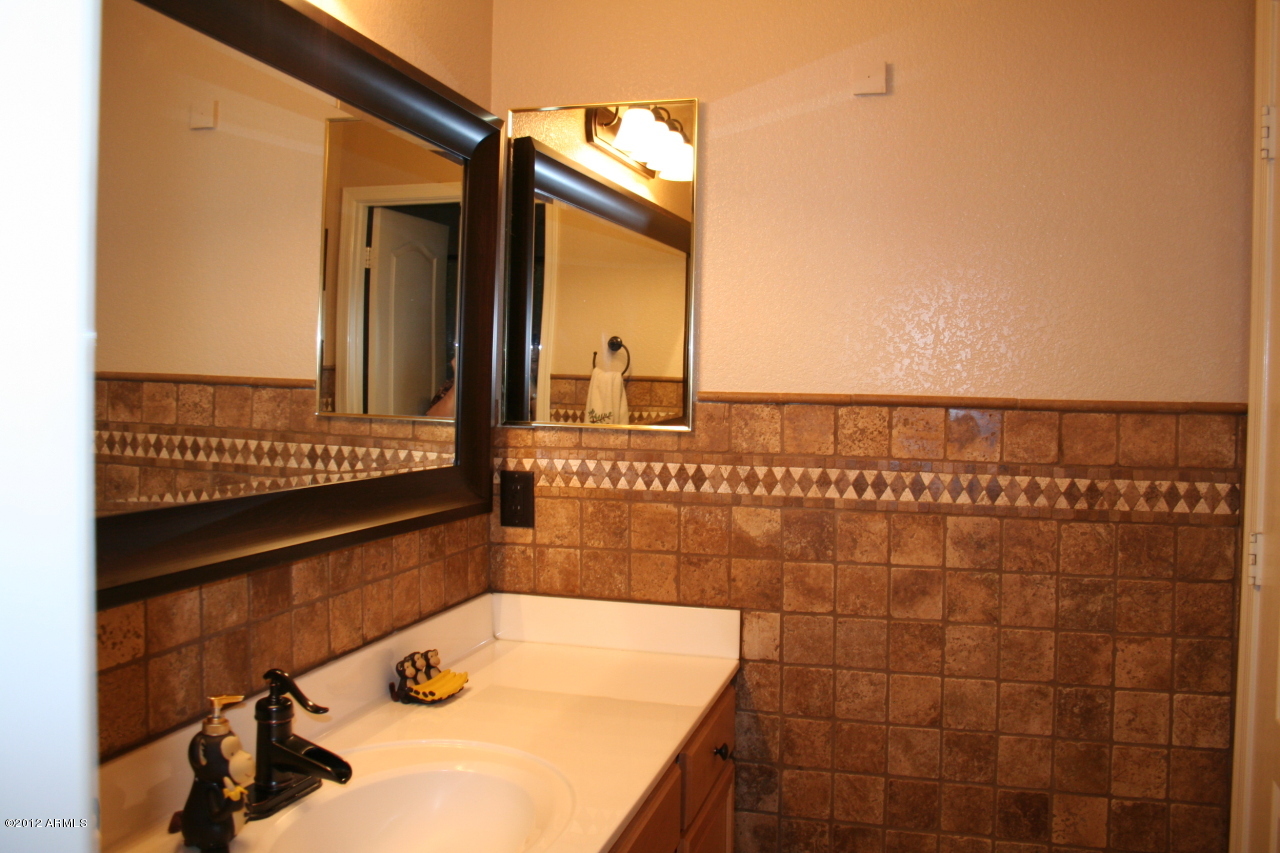 3847 East Simpson Road Gilbert, AZ 85297 - Photo 21 of 35 Hall bath gorgeous tile walls!
