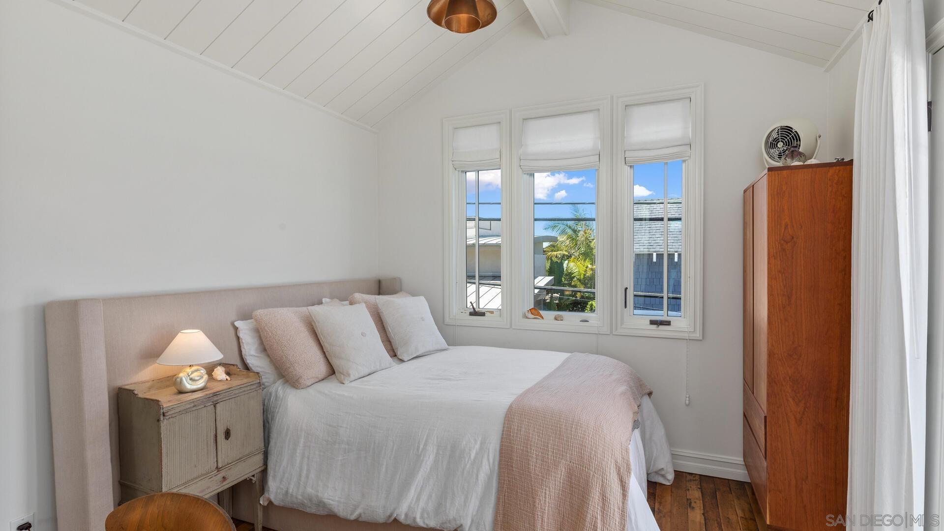 219 27th Street Del Mar, CA 92014 - Photo 17 of 33