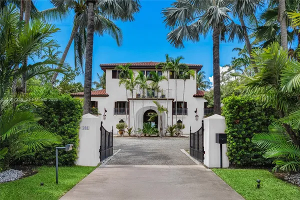 $21,800,000 | 230 Harbor Drive, Key Biscayne, FL 33149