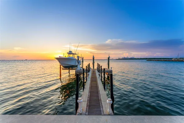 $21,800,000 | 230 Harbor Drive, Key Biscayne, FL 33149