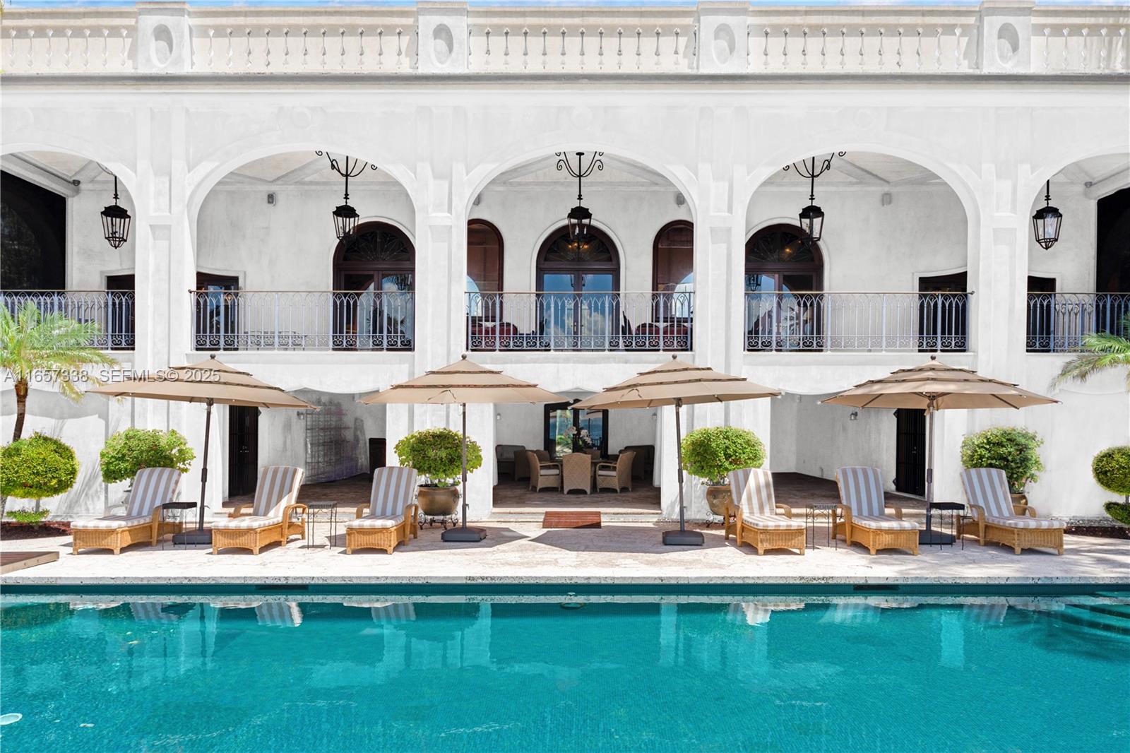 230 Harbor Drive Key Biscayne, FL 33149 - Photo 8 of 56 Photos have been virtually edited to show potential apperance.