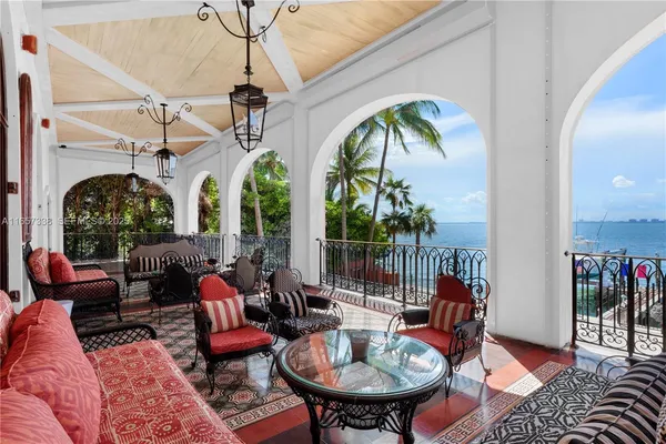 $21,800,000 | 230 Harbor Drive, Key Biscayne, FL 33149