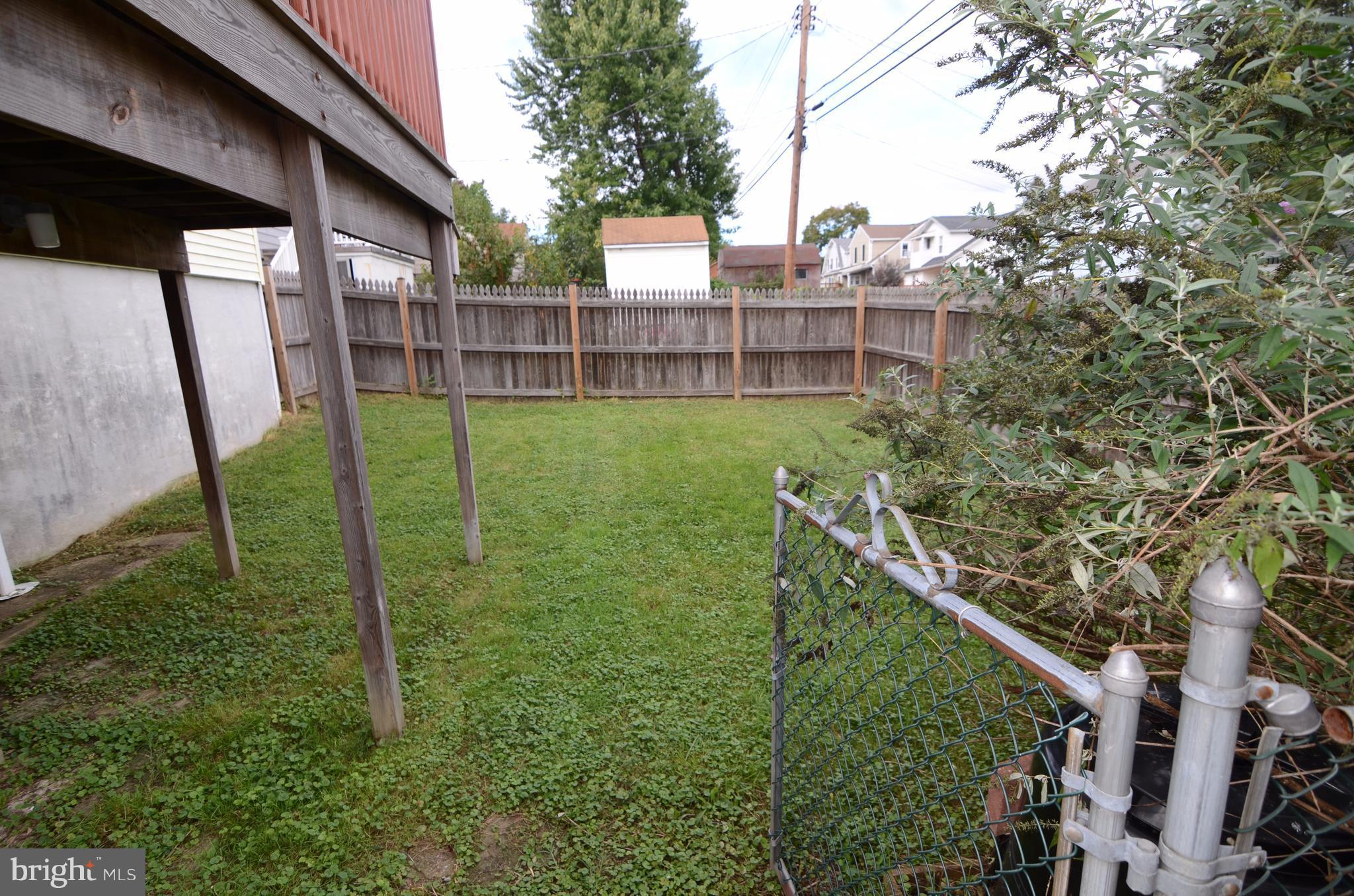 4216 Thorncliff Road Baltimore, MD 21236 - Photo 19 of 20 Rear fenced yard