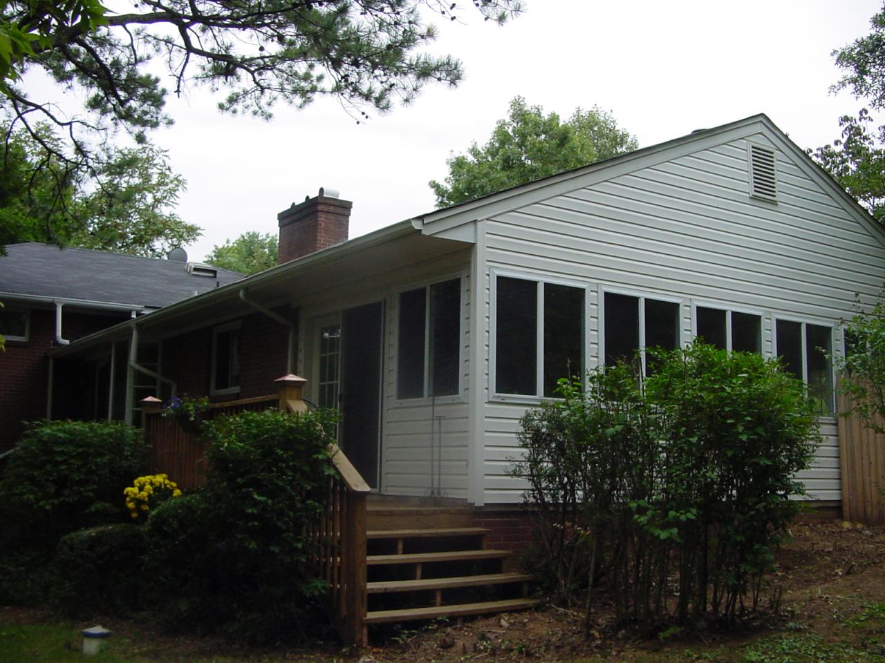 1555 Eton Road Southwest Roanoke, VA 24018 - Photo 19 of 24 Side View