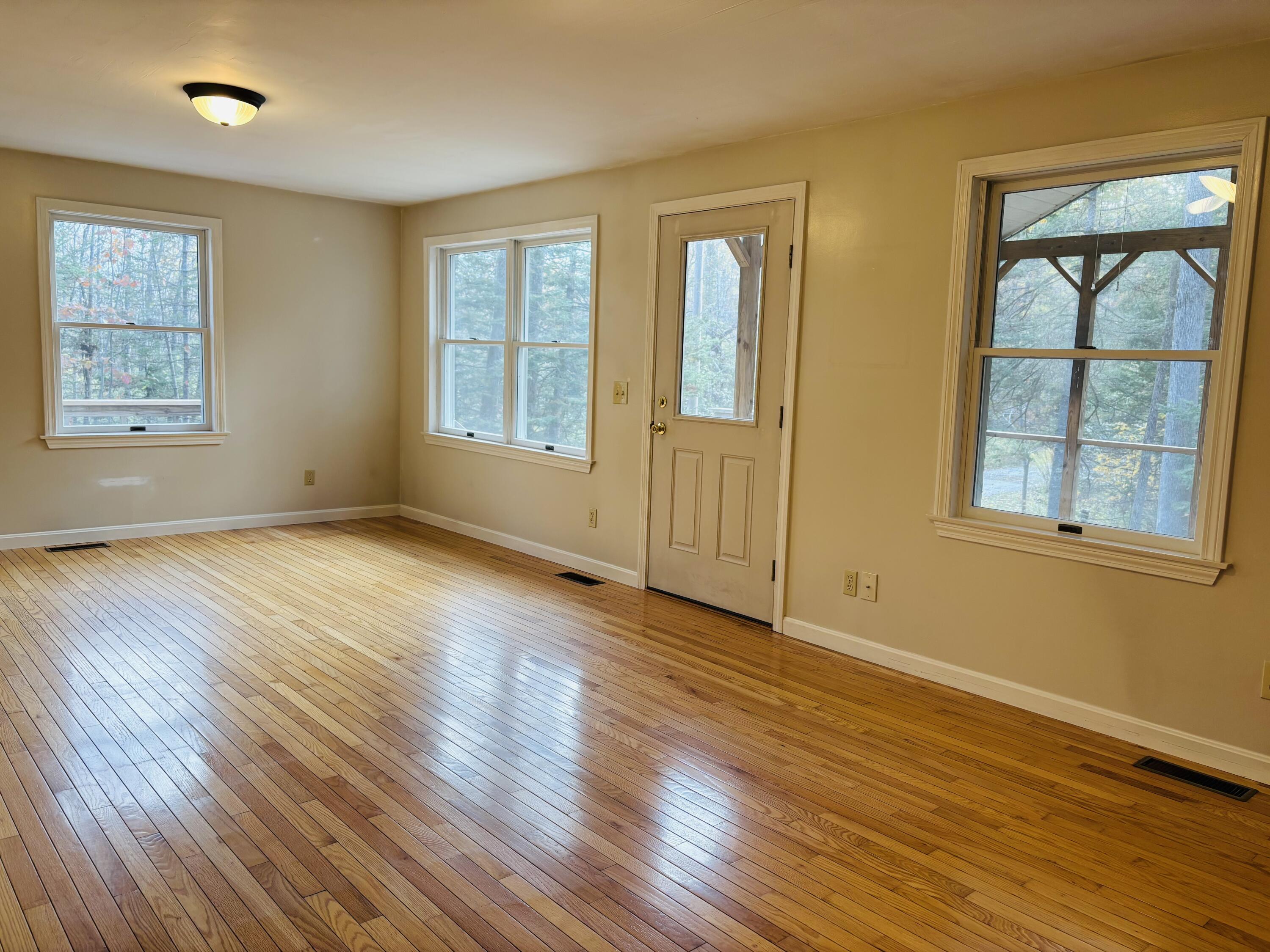 303 Monroe Road Winterport, ME 04496 - Photo 17 of 33 Dining/LR 13x23