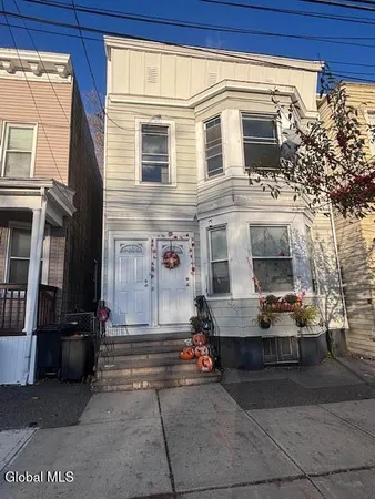 $1,400 | 455 Bradford Street, Unit 2, Albany, NY 12206