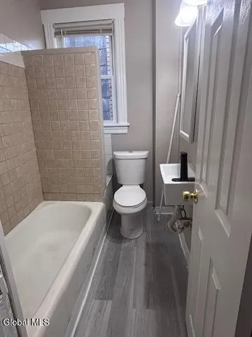 $1,400 | 455 Bradford Street, Unit 2, Albany, NY 12206