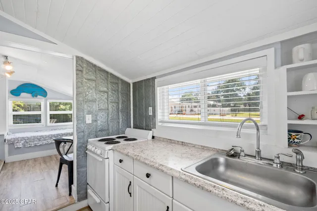 $379,900 | 525 Eighth Street, Port St. Joe, FL 32456