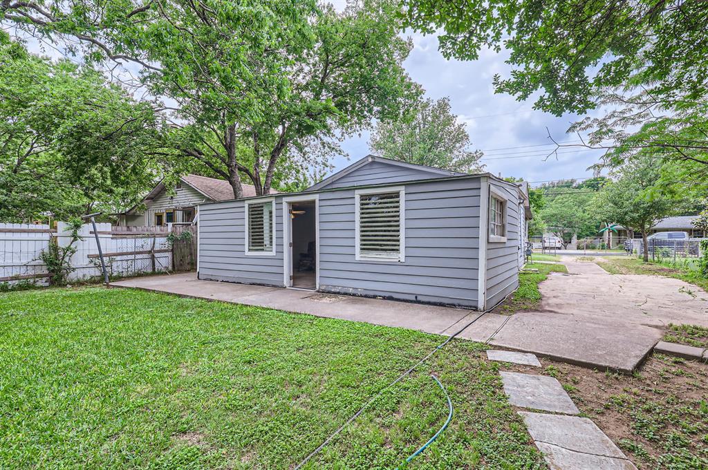 1313 Perez Street Austin, TX 78721 - Photo 7 of 20