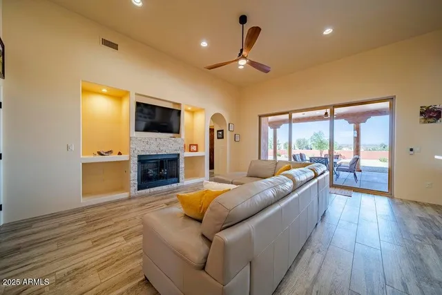 $3,200 | 335 Latigo Way, Wickenburg, AZ 85390