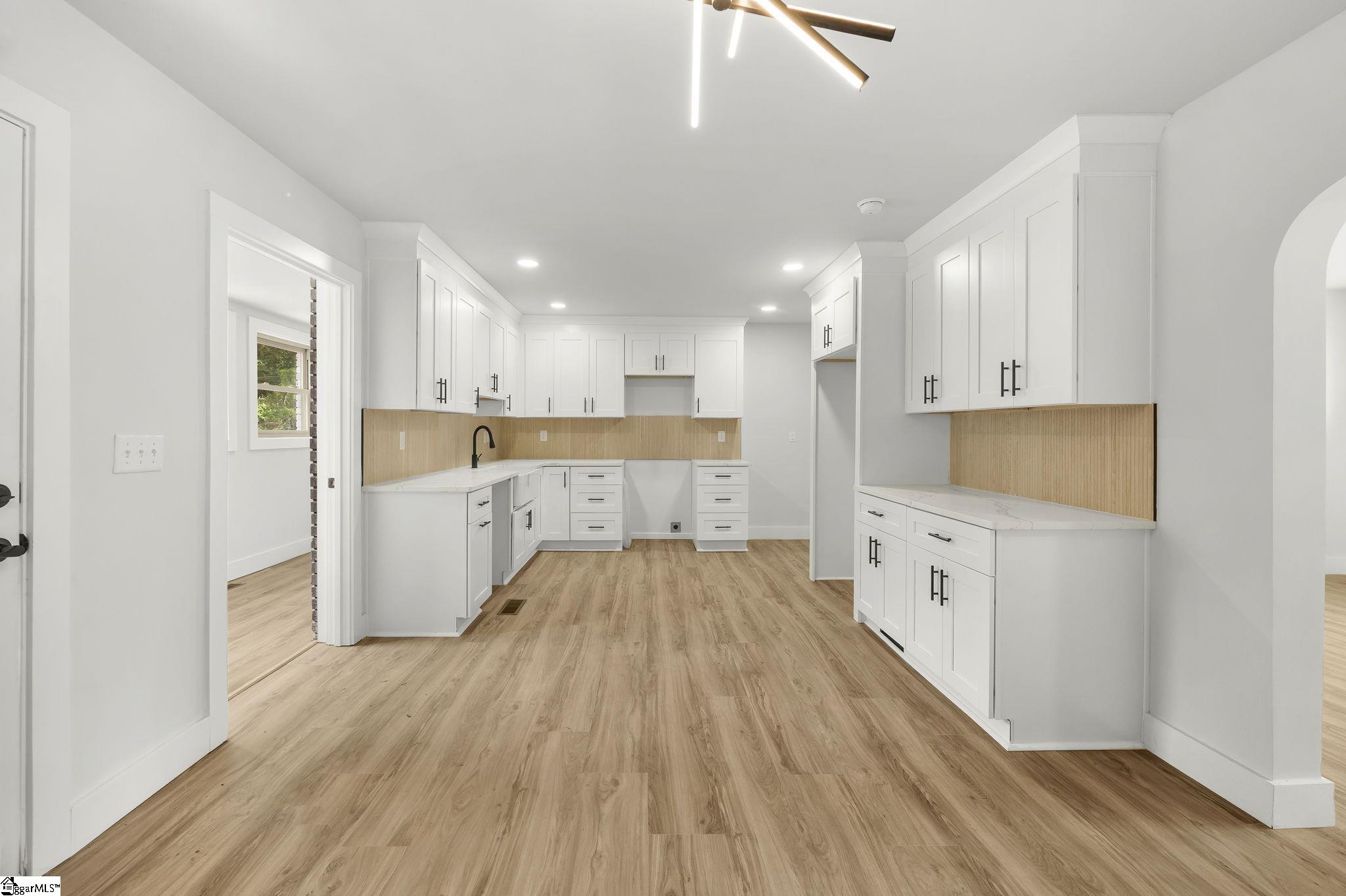 5497 Old Buncombe Road Greenville, SC 29609 - Photo 12 of 50