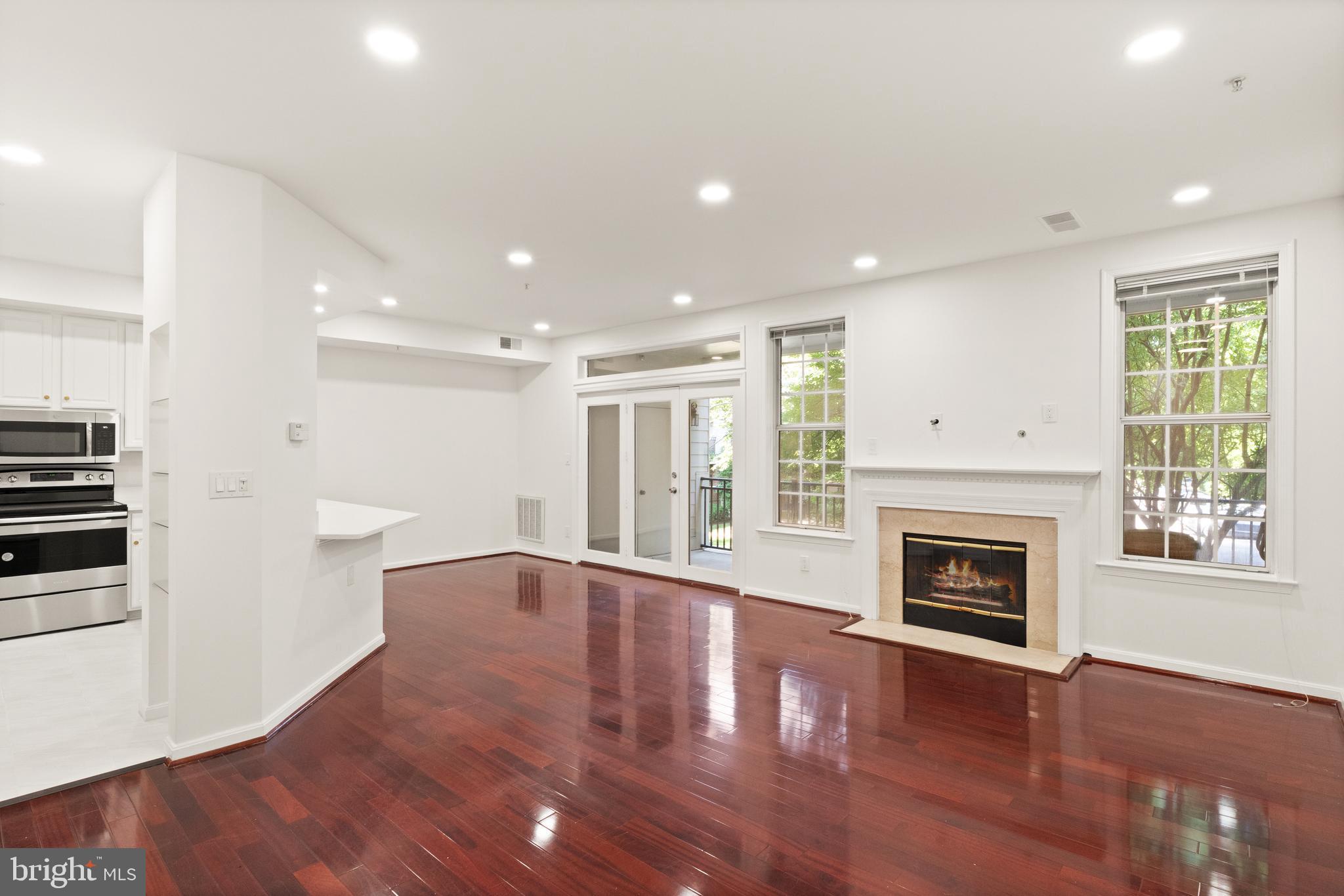 1324 Garden Wall Circle, Unit B Reston, VA 20194 - Photo 4 of 32
