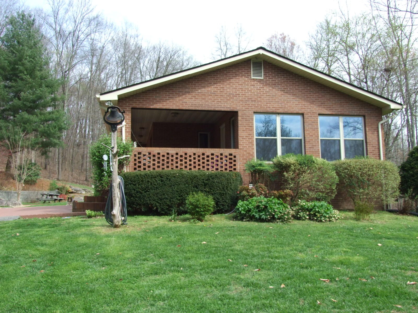376 Holt Ridge Road Tazewell, TN 37879 - Photo 4 of 26 DSCF2905