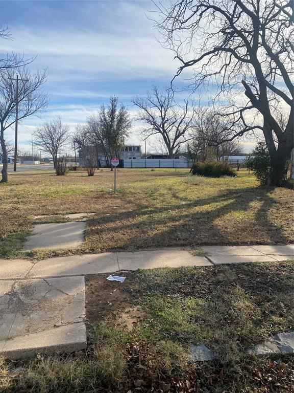 400 East Walnut Street Coleman, TX 76834 - Photo 3 of 3 a view of a yard with an outdoor space