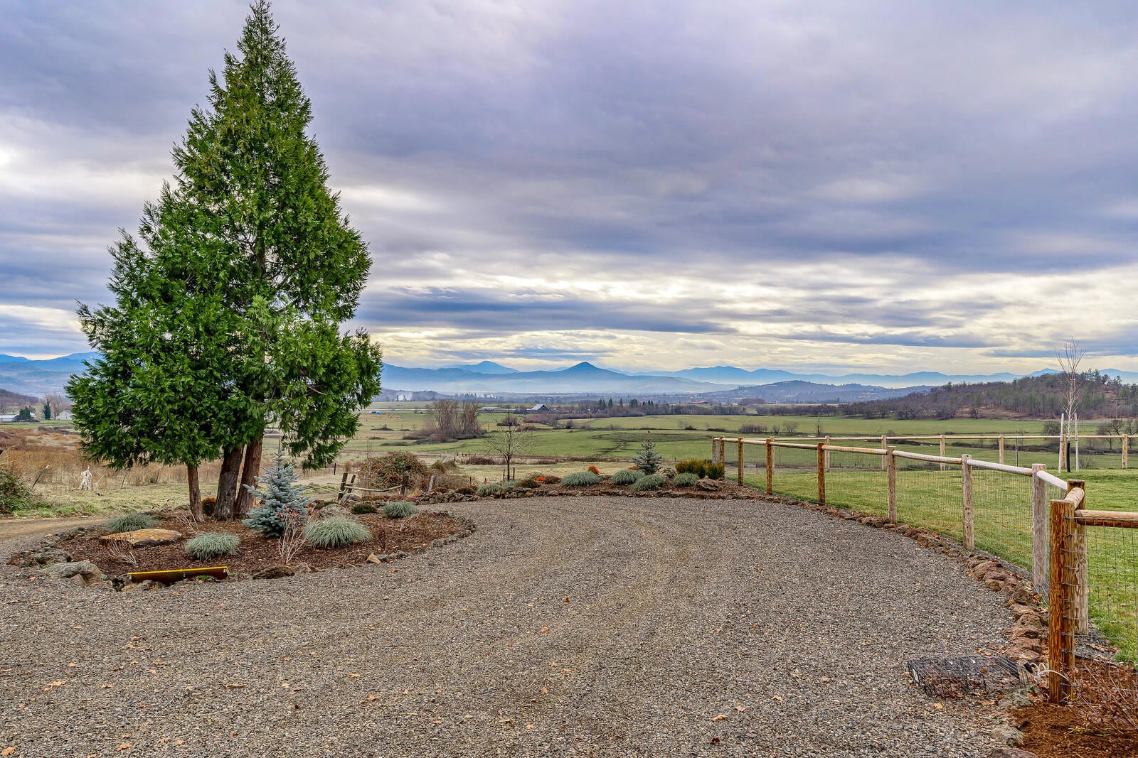 3043 Brophy Road Eagle Point, OR 97524 - Photo 67 of 68 98_BR_98_mls