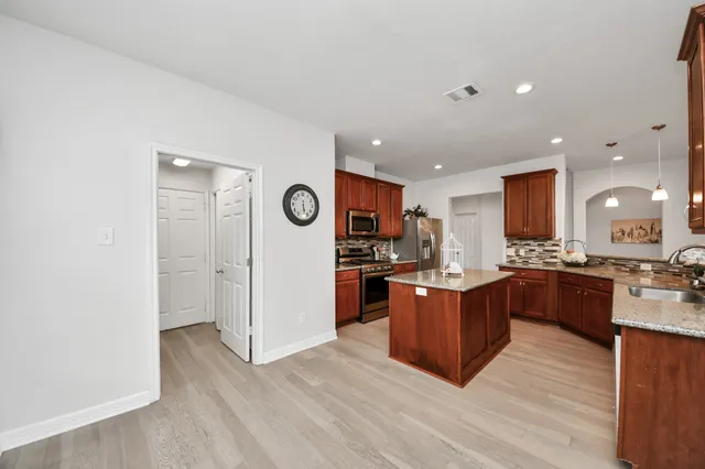 $337,500 | 8718 Sandusky Court, Tomball, TX 77375