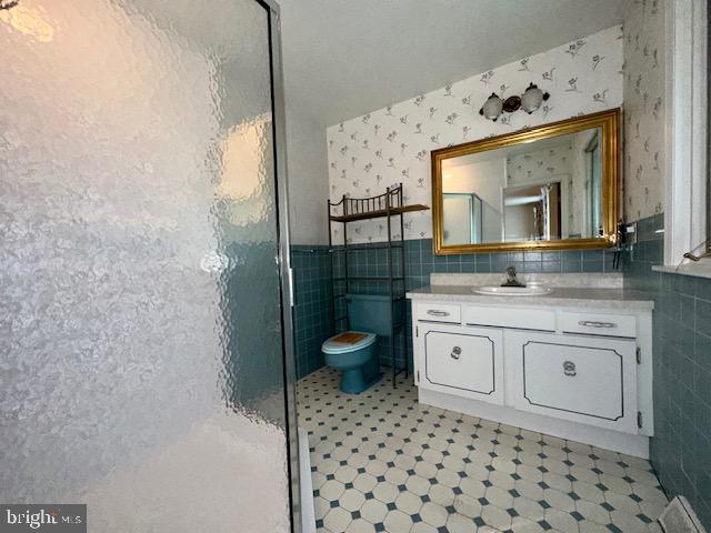 207 Rydal Place Ambler, PA 19002 - Photo 22 of 29 Primary Bathroom