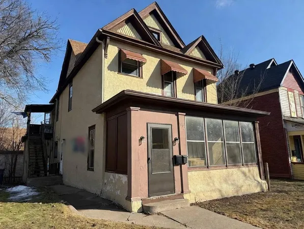 $274,900 | 1092 Edgerton Street, St. Paul, MN 55130