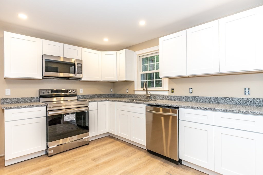 3 Tremont Road Chelmsford, MA 01863 - Photo 8 of 29
