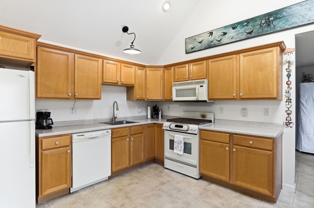 19 Brendan Road Clinton, MA 01510 - Photo 10 of 25