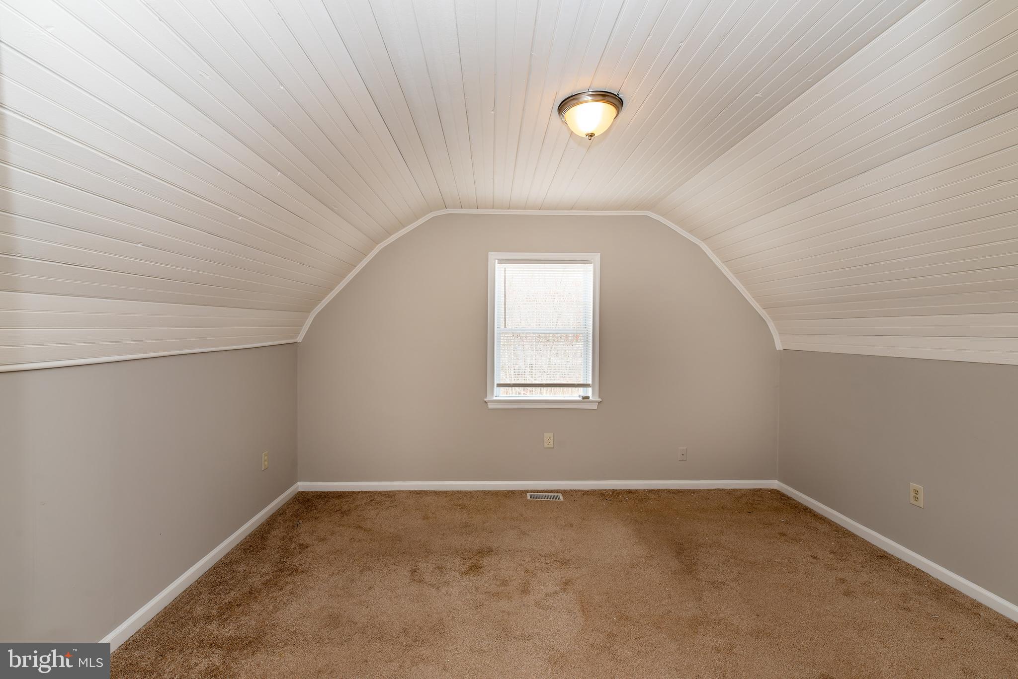 117 Quaker Neck Road Salem, NJ 08079 - Photo 50 of 51 an empty room with a windows