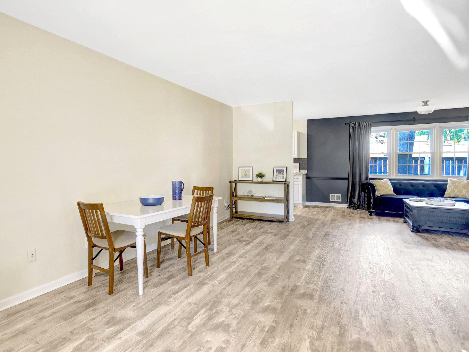 6515 Riefton Court Alexandria, VA 22310 - Photo 6 of 16 Spacious open concept living space.