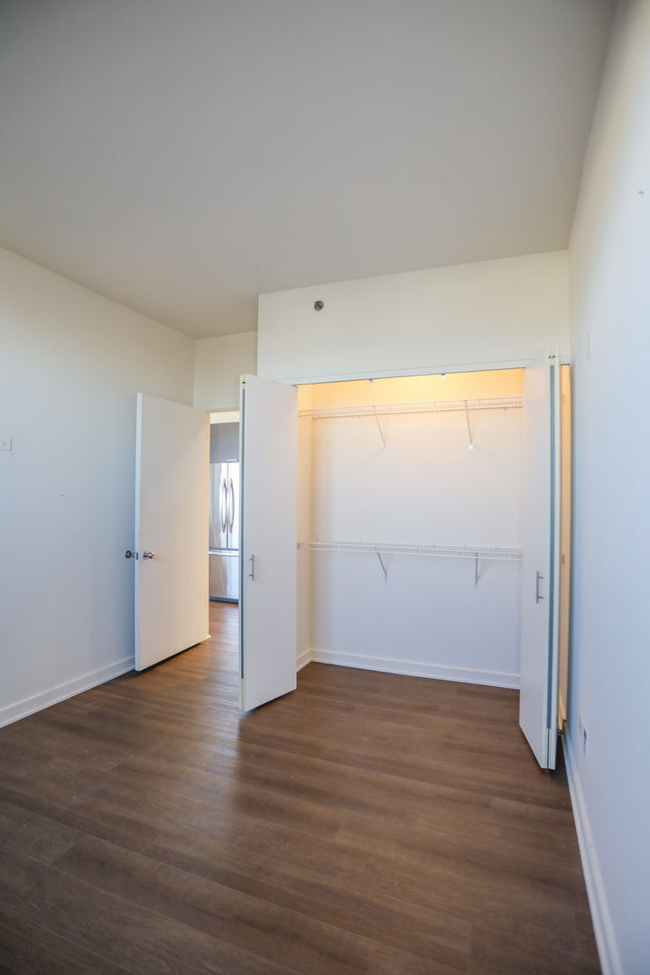 910 West Huron Street, Unit 915 Chicago, IL 60642 - Photo 12 of 23