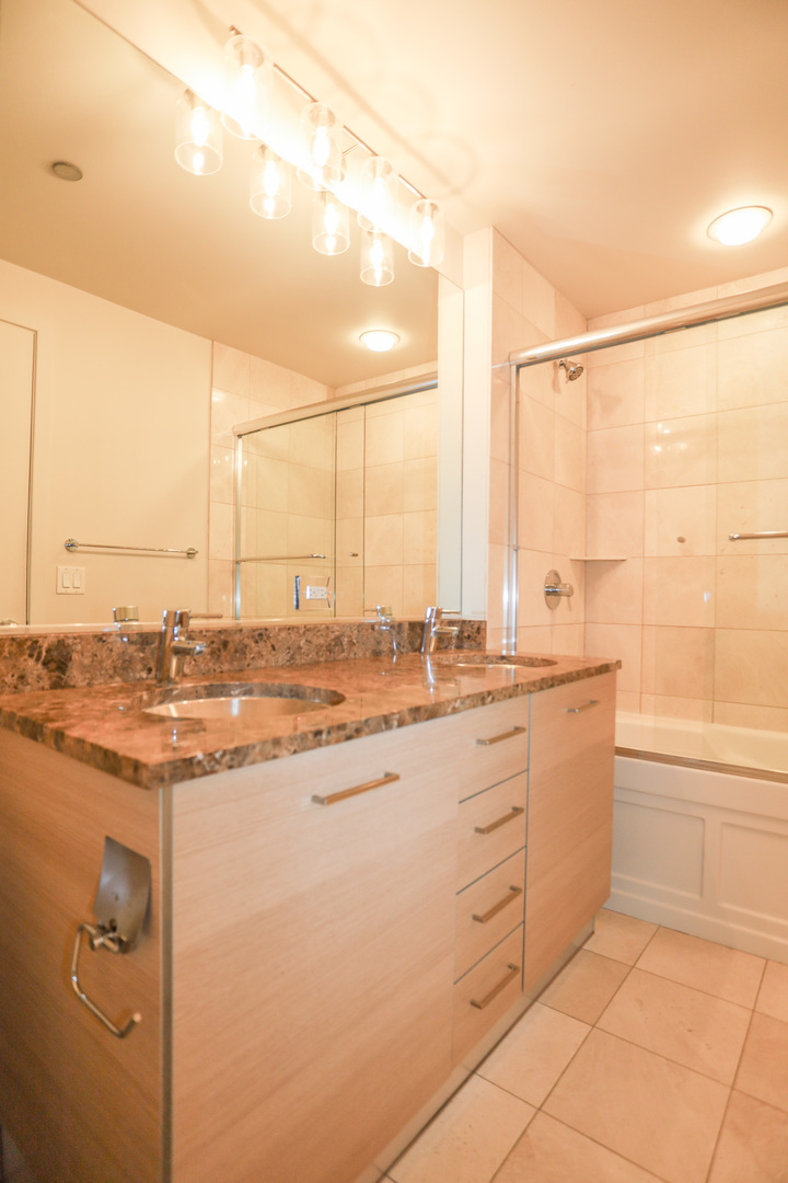 910 West Huron Street, Unit 915 Chicago, IL 60642 - Photo 13 of 23