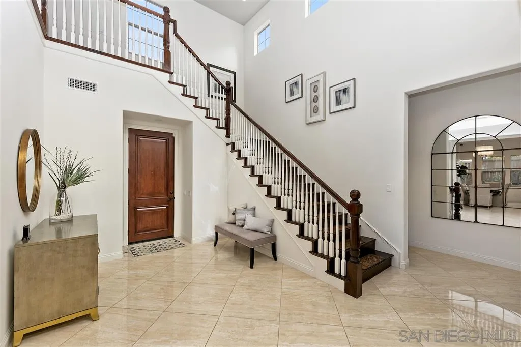 15536 Tanner Ridge Road San Diego, CA 92127 - Photo 3 of 25 a view of entryway and hall