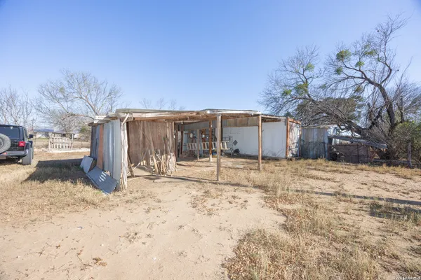 $240,000 | 4919 County Road 545, Devine, TX 78016