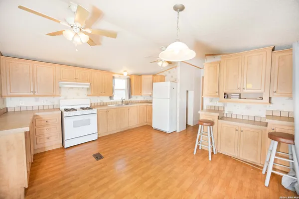 $240,000 | 4919 County Road 545, Devine, TX 78016