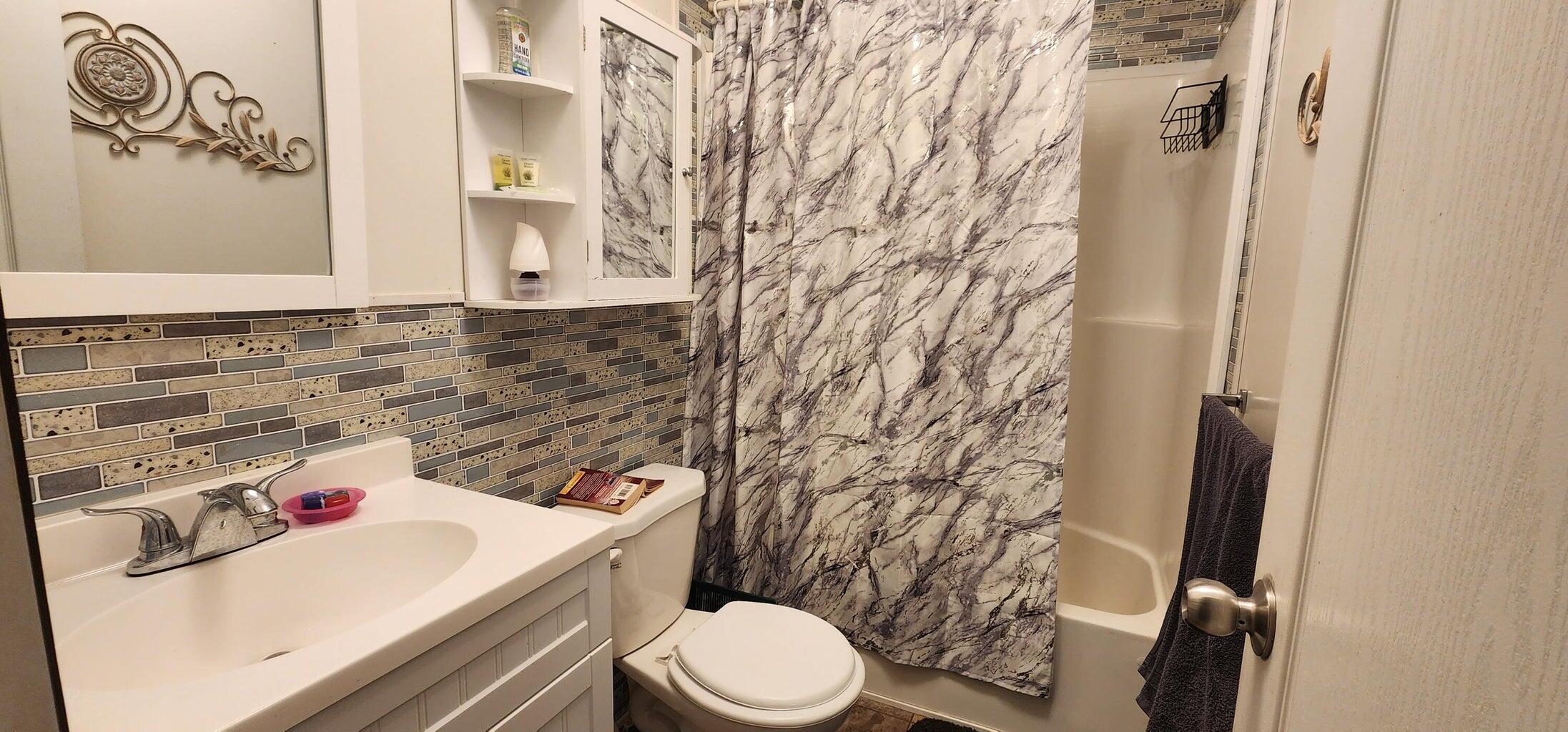 7911 South Derby Road Sheridan, MI 48884 - Photo 11 of 11 Bath 2