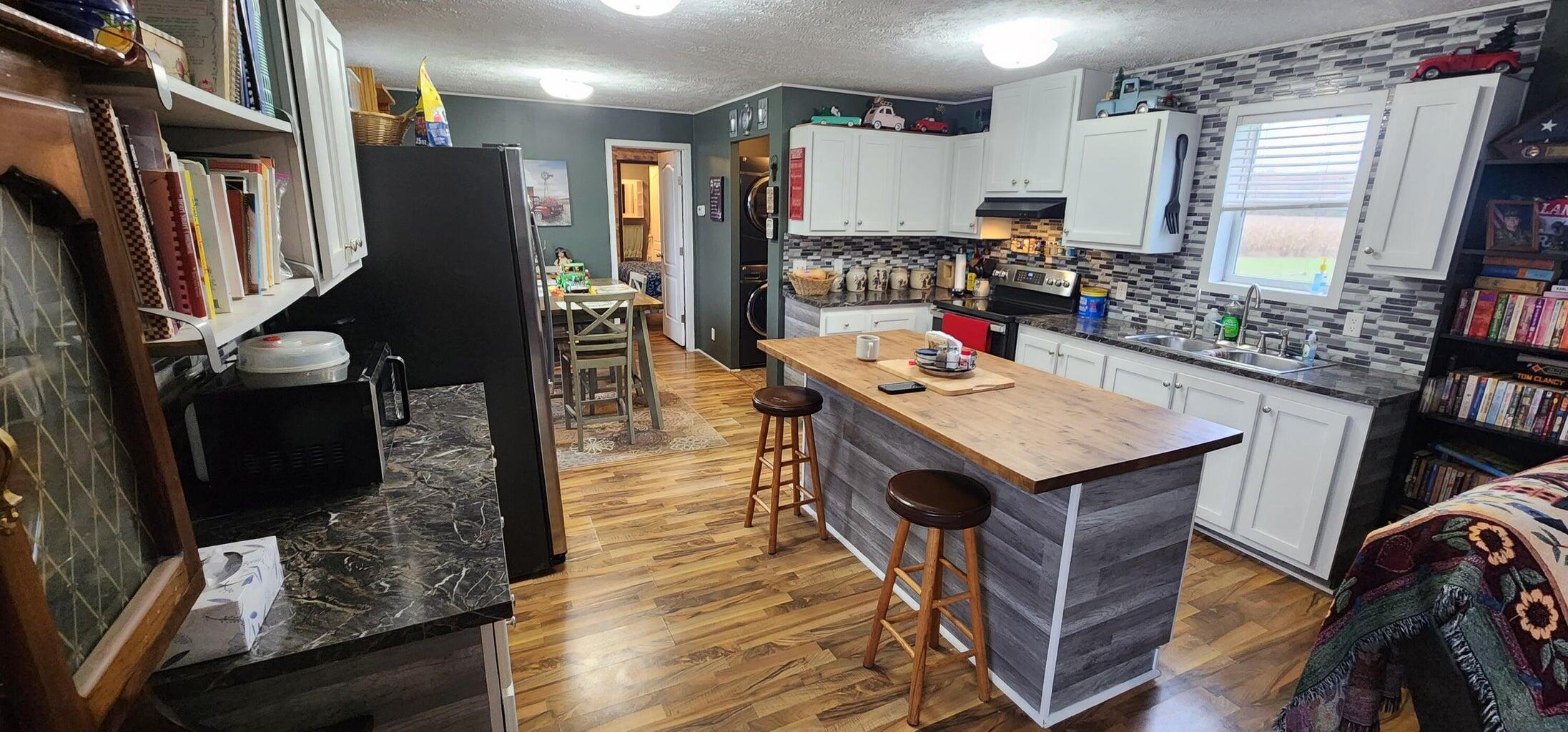 7911 South Derby Road Sheridan, MI 48884 - Photo 3 of 11 Kitchen
