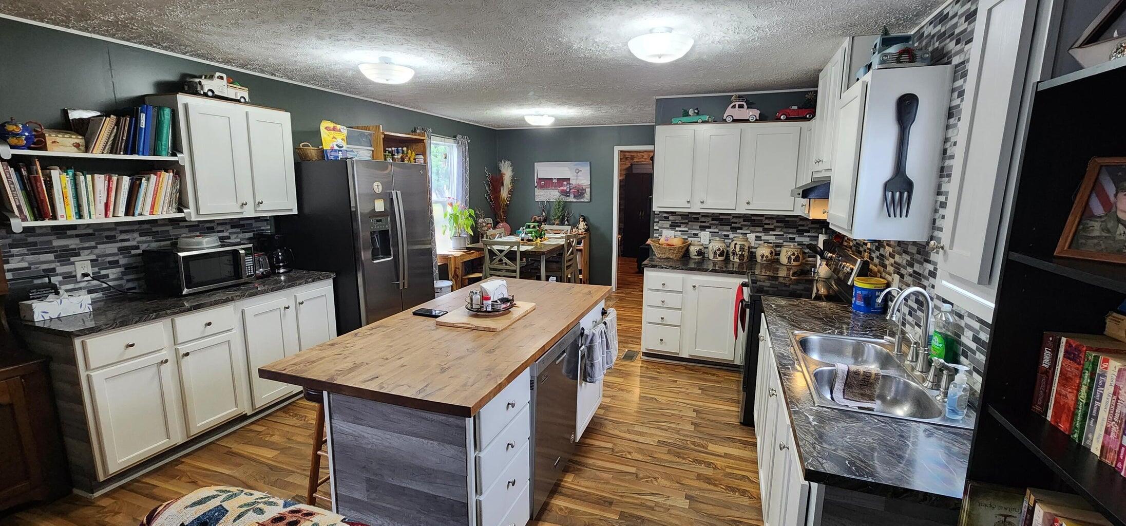 7911 South Derby Road Sheridan, MI 48884 - Photo 4 of 11 Kitchen