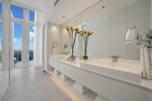 $24,990,000 | 7815 Atlantic Way, Miami Beach, FL 33141