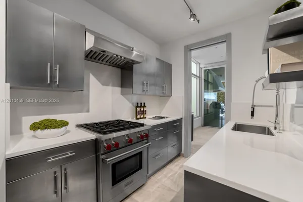 $24,990,000 | 7815 Atlantic Way, Miami Beach, FL 33141