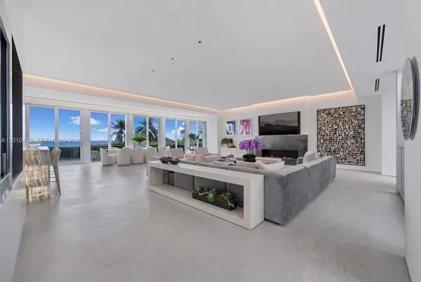 $24,990,000 | 7815 Atlantic Way, Miami Beach, FL 33141
