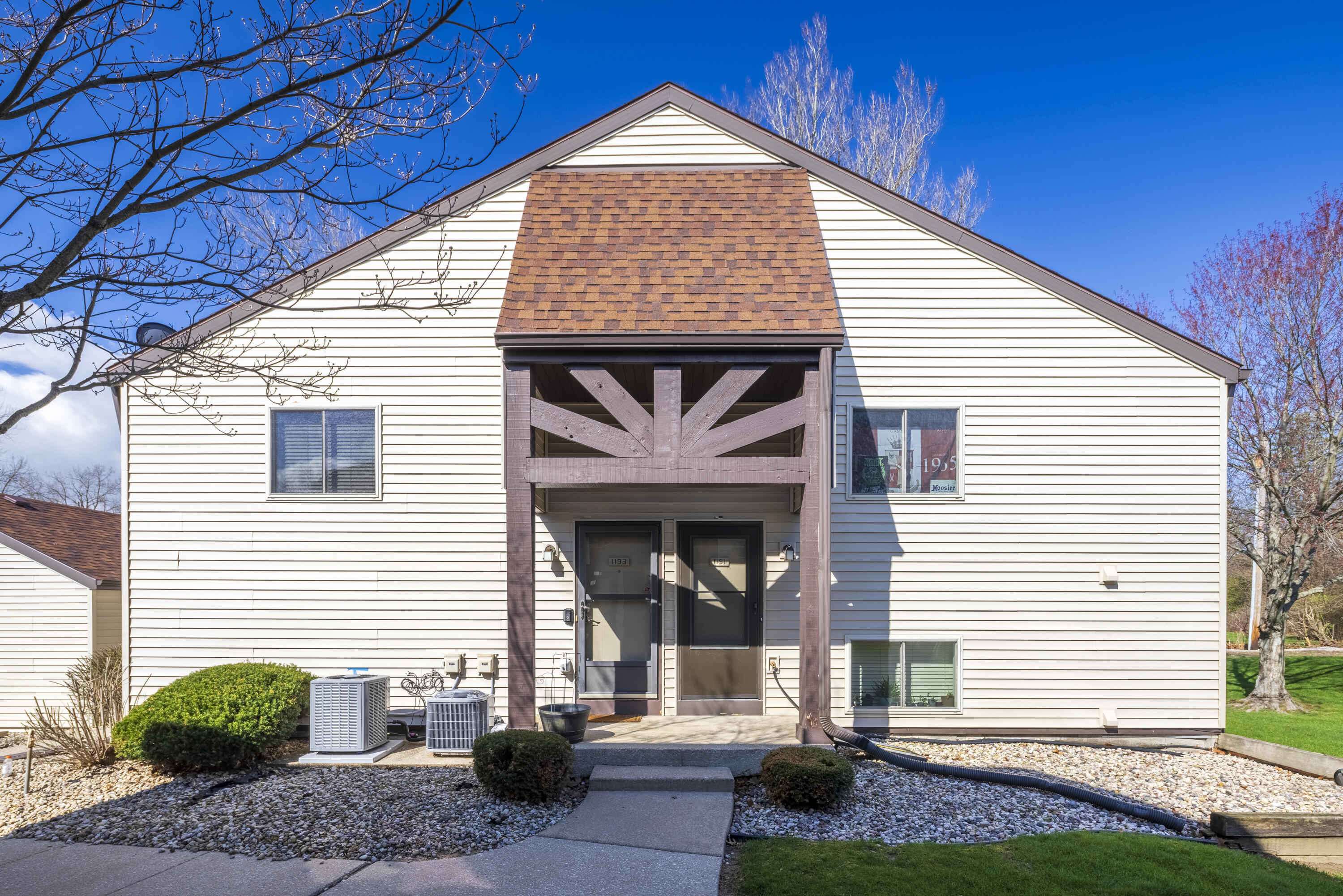 1193 Millpond Road Valparaiso, IN 46385 - Photo 1 of 20 3000x2001