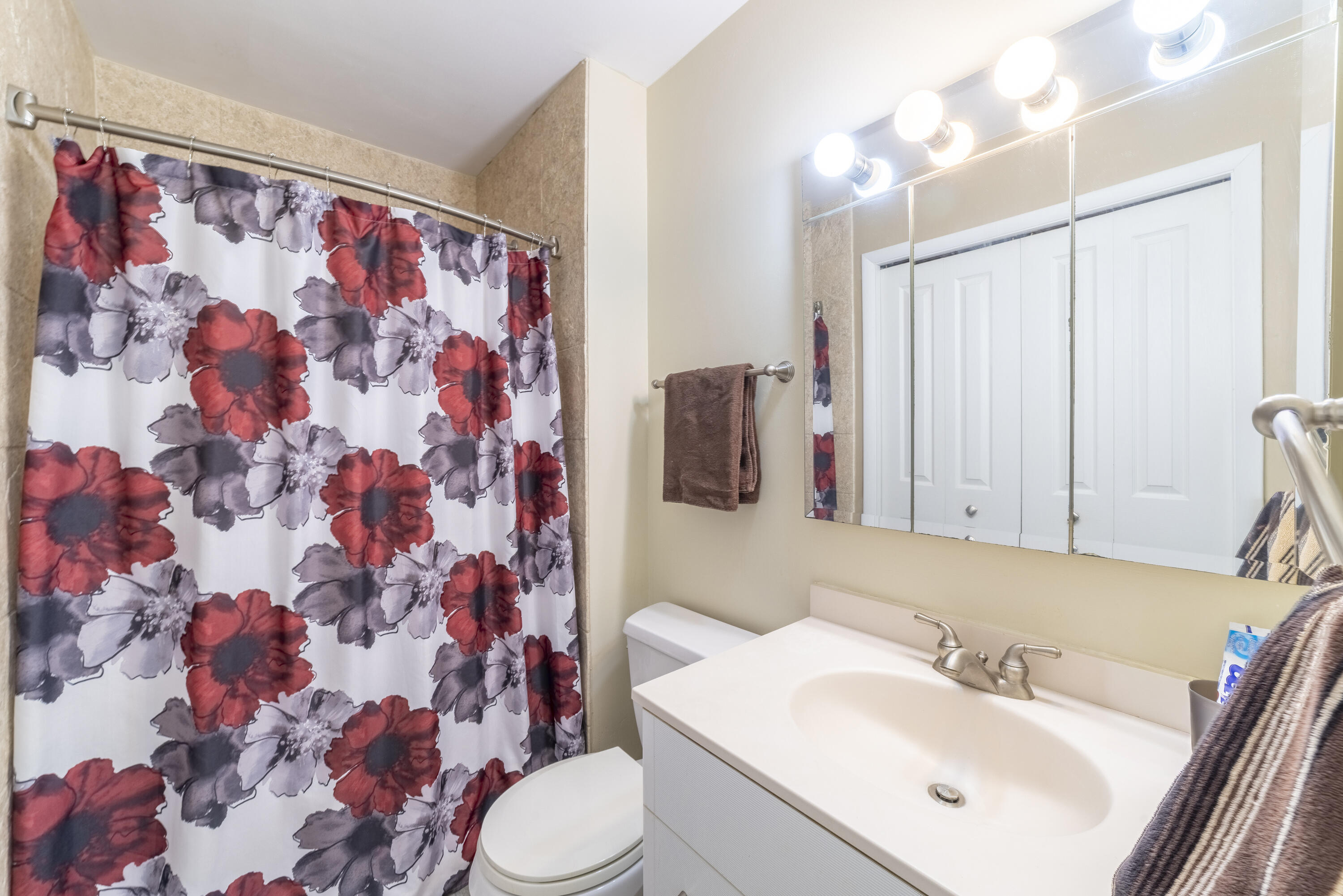 1193 Millpond Road Valparaiso, IN 46385 - Photo 16 of 20 3000x2001